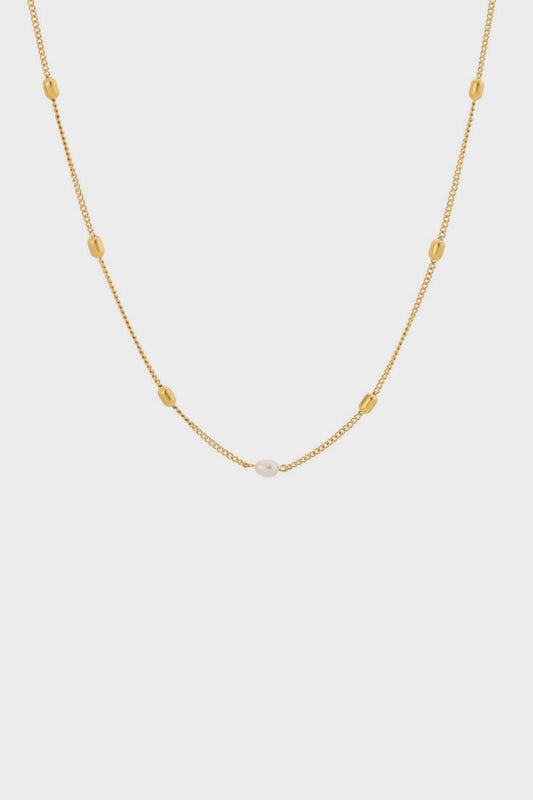 Classic Chic Fresh Pearl Necklace